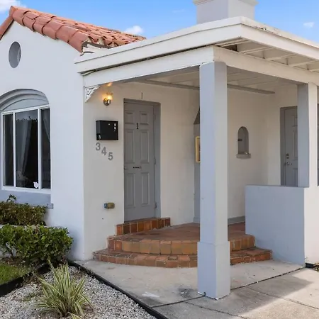 Lovely 1 Bedroom Walking Distance To Ocean - Suite 1